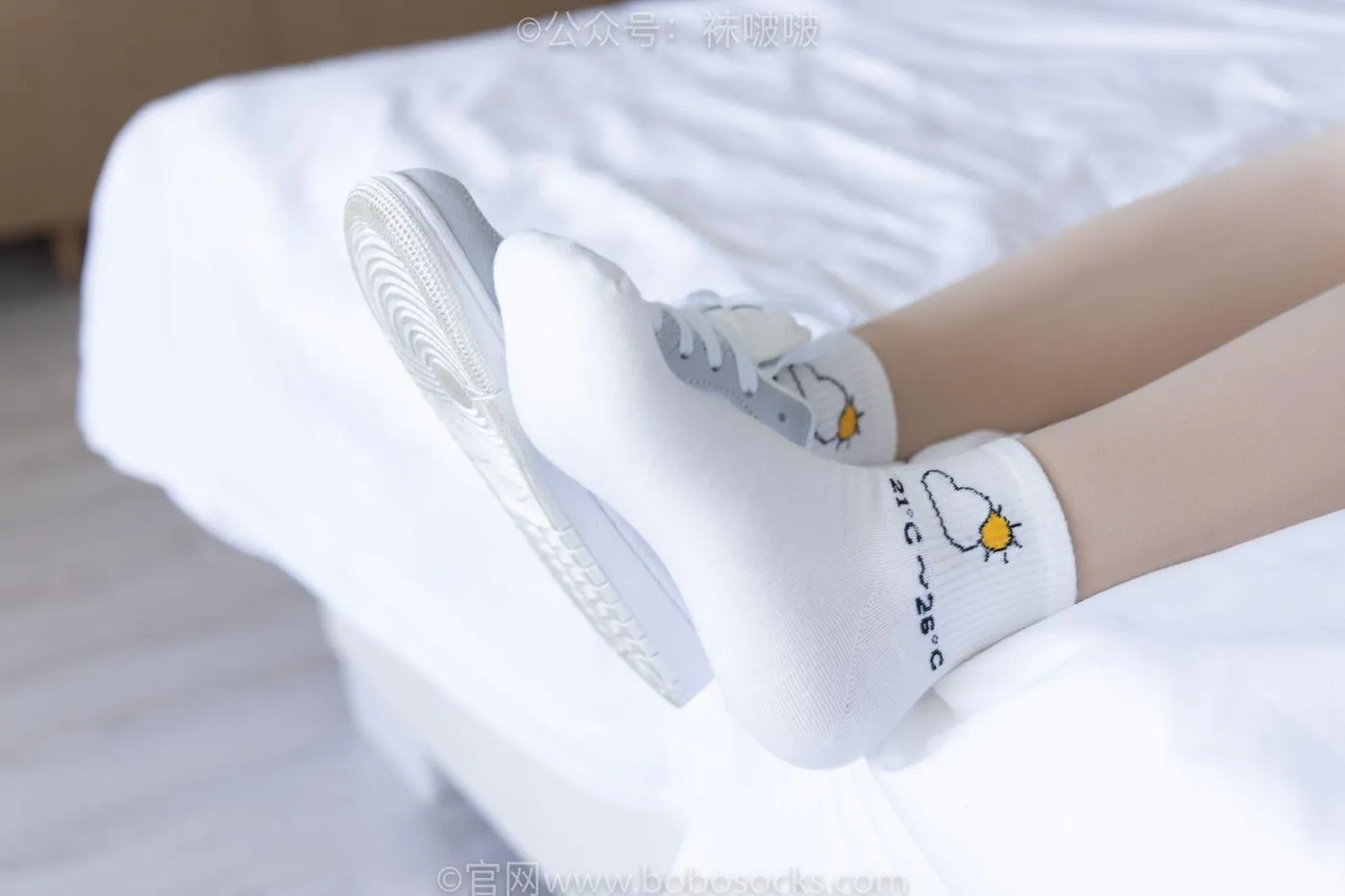 [BoBoSocks袜啵啵]NO.031 小奶熊-AJ板鞋、白棉袜、厚肉丝 [149P]插图2